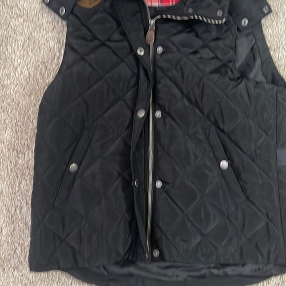 Cute Vest - Picture 2 of 4